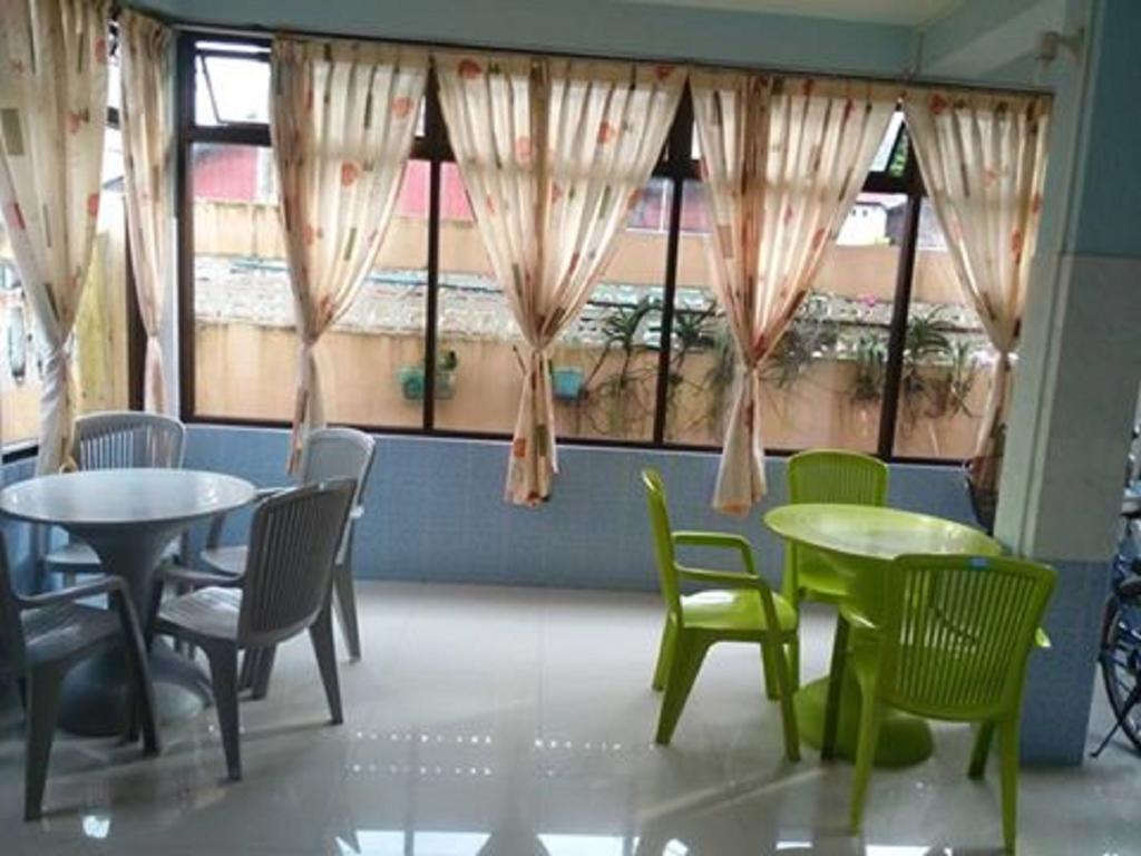 Penguin Hotel Kawthaung Exterior foto